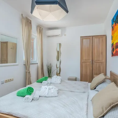 בית נופש Exklusive Meerblick-inselvilla Mit Stilvollen Innen- Und Schonen Aussenbereichen Miholascica